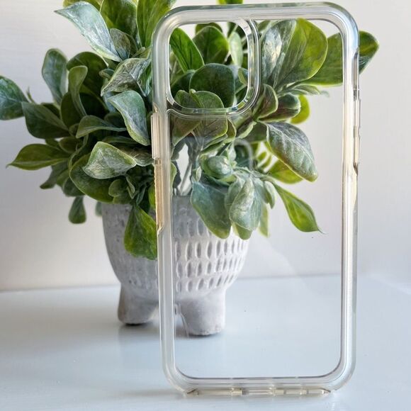 Otterbox iPhone 11 Pro Symmetry Series Clear Protective Phone Case EUC - Picture 1 of 10